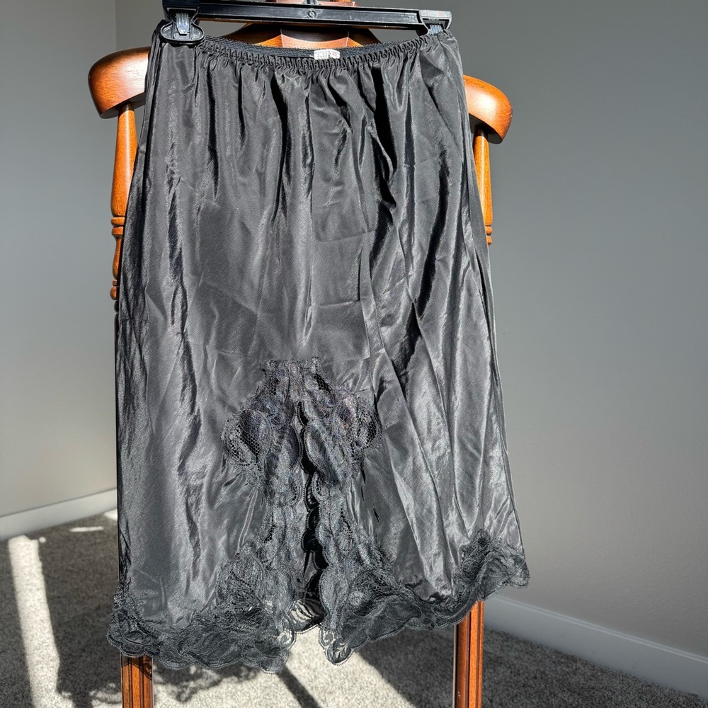 Vintage Lady Lynne Black Lace Half Slip Skirt Nylon Union Made USA S M Lingerie